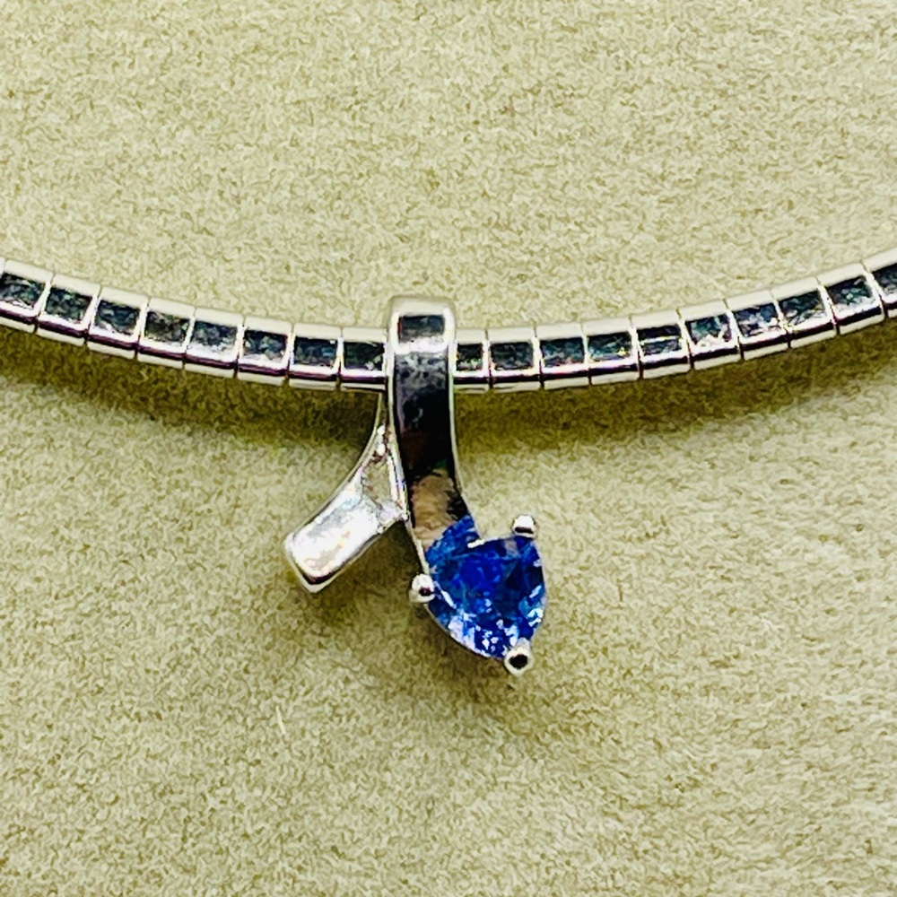 Tanzanite Slide Pendant on an Silver Omega Chain Necklace. 18 inches. .40ctw